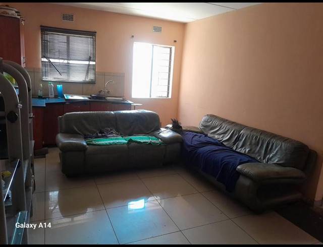 3 BEDROOM APARTMENT FOR SALE IN JABULANI